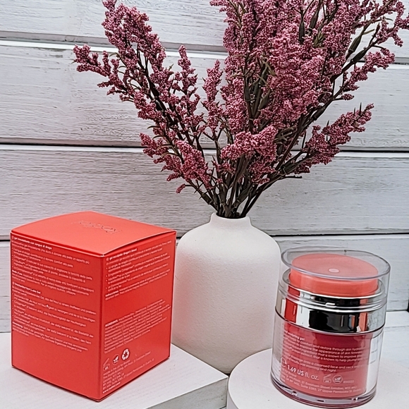 Rodial Dragon's Blood Sculpting Gel - Picture 2 of 6